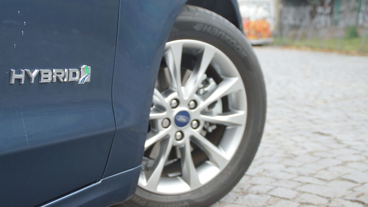 Od 2020 roku, akcyza na samochody hybrydowe z silnikiem spalinowym do 2 litrów wyniesie 1,55 proc, natomiast od 2 do 3,5 litra - 9,3 proc.