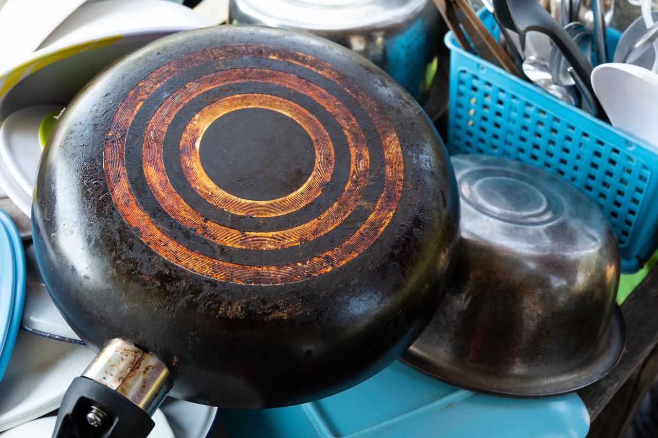 Eco-friendly kitchen hack: Ketchup cleans burned pots easily