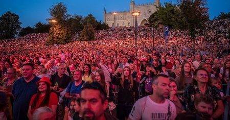 Ponad 60 tysięcy osób pod Zamkiem i organizacyjny paraliż. Tak wyglądał koncert Lato z Radiem i TVP w Lublinie