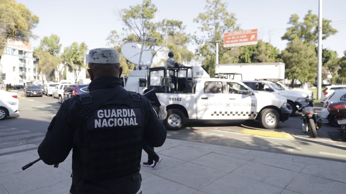 Policja rozbiła grupę narkotykową kontrolującą ich działania.