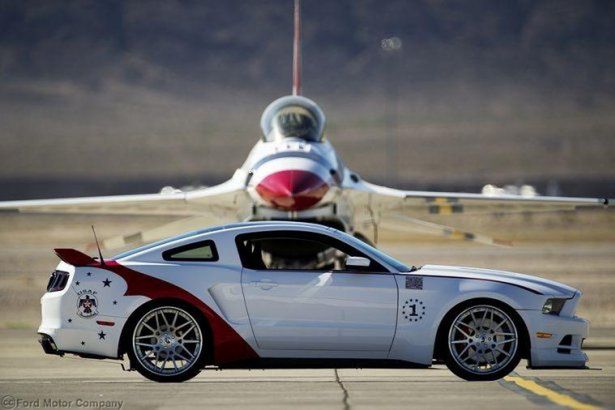 Wyjątkowy Ford Mustang U.S. Air Force Thunderbirds Edition zaprezentowany