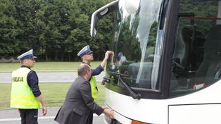 Rozpoczynają się kontrole autobusów wiozących dzieci na wakacje w Poznaniu. Sprawdź, gdzie możesz poprosić o sprawdzenie kierowcy i pojazdu