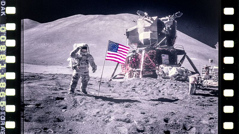 Wcześniej niepublikowane zdjęcia z misji Apollo 15 odnalezione w szufladzie 1