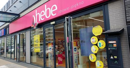 Promocje na perfumy w Hebe. Idealny prezent na Dzień Babci