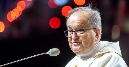 "Odprawiliśmy mszę i wtedy został włączony sygnał". Ojciec Tadeusz Rydzyk o przyznaniu koncesji TV TRWAM