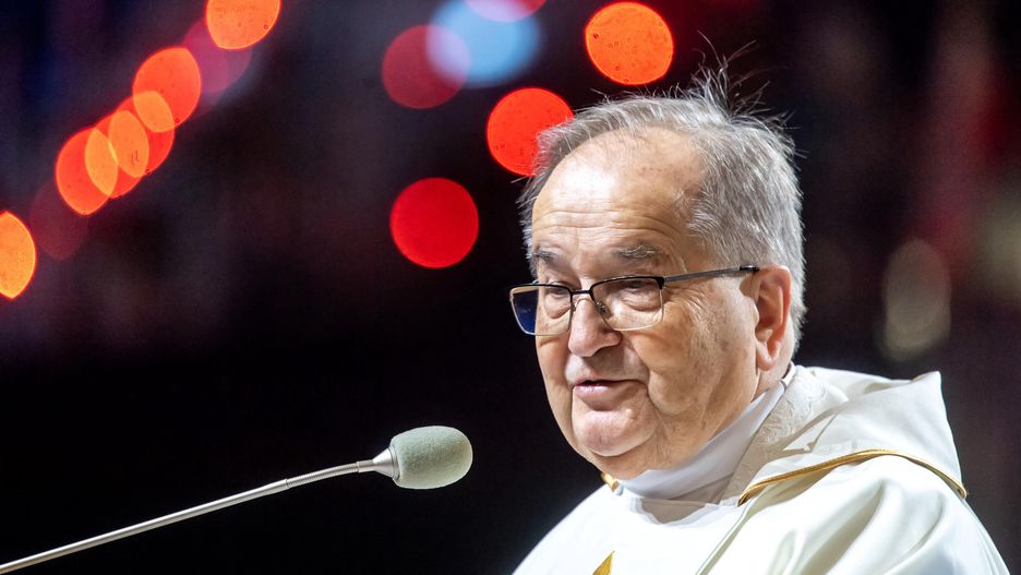 "Odprawiliśmy mszę i wtedy został włączony sygnał". Ojciec Tadeusz Rydzyk o przyznaniu koncesji TV TRWAM 