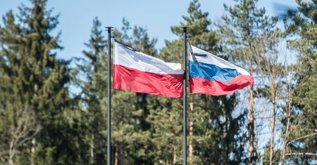Rosjanie zdjęli polskie flagi. MSZ reaguje