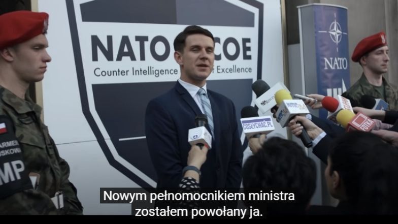 Kadr ze zwiastuna filmu "Polityka" Patryka Vegi