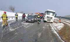 Karambol na "siódemce" koło Jędrzejowa. Są ranni