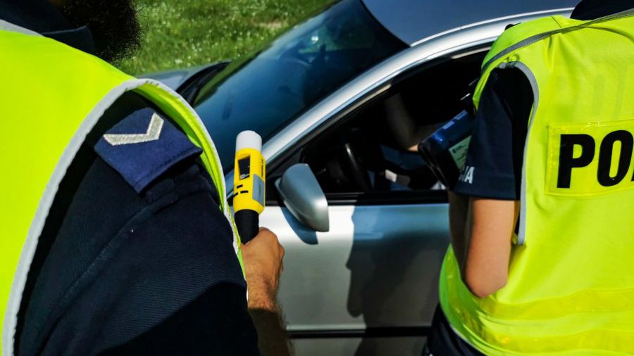 Do największej liczby wypadków spowodowanych przez nietrzeźwych kierujących dochodzi w wakacyjne weekendy