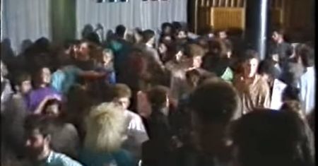 Tak wyglądała dyskoteka w 1989 roku – Chatka Żaka [WIDEO]
