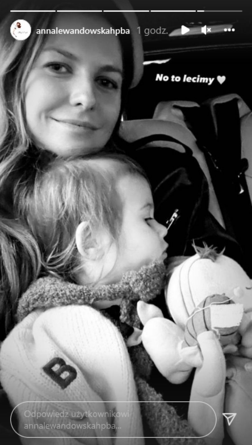Anna Lewandowska spędza czas z córkami