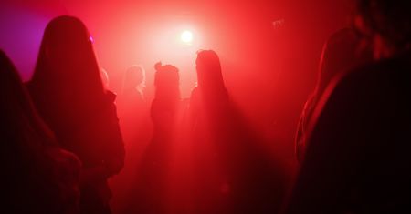 Koronawirus w Polsce. Mława kolejnym ogniskiem zakażeń. Szukają osób z klubu, kościoła i sklepu spożywczego