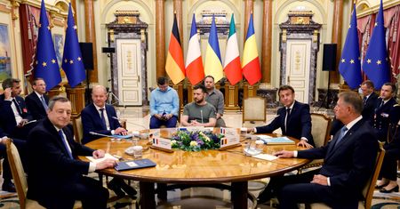 Zełenski na spotkaniu z Draghim, Macronem, Scholzem i Iohannisem