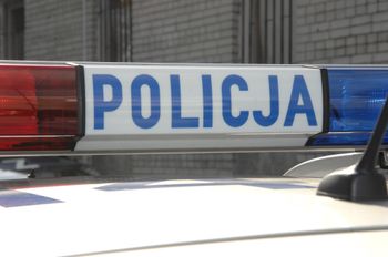 Toruń: Pociąg towarowy potrącił mężczyznę. 69-latek trafił do szpitala