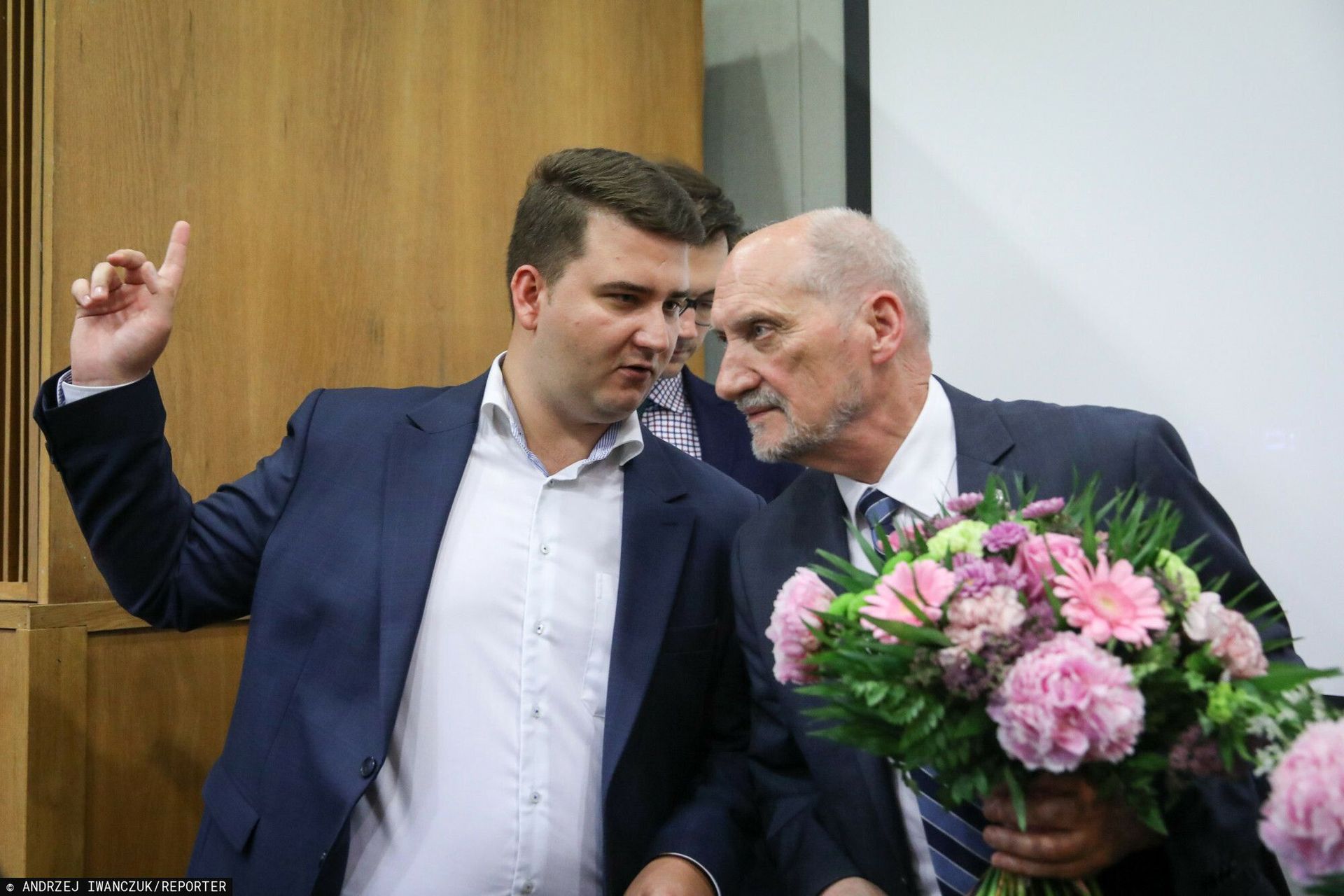 wiadomości,aktualności,WP Wiadomości Firma znowu działa. Wiemy, co się dzieje z Bartłomiejem Misiewiczem