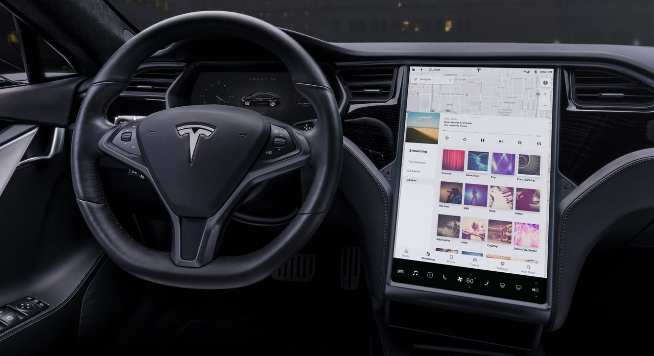 Tesla kończy z darmowym transferem danych. Dostęp do multimediów za 10 dolarów miesięcznie