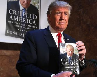 Donald Trump kupił 3,5 tysiąca kopii własnej książki, windując ją na listę bestsellerów!
