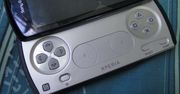 PlayStation Phone na zdjęciach z logo Xperia