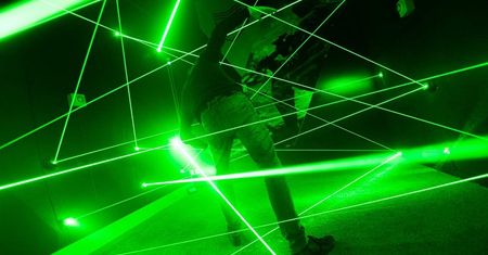 Nowa atrakcja w Lublinie – Laserowy Labirynt. Wejdź w świat laserowych rozgrywek!