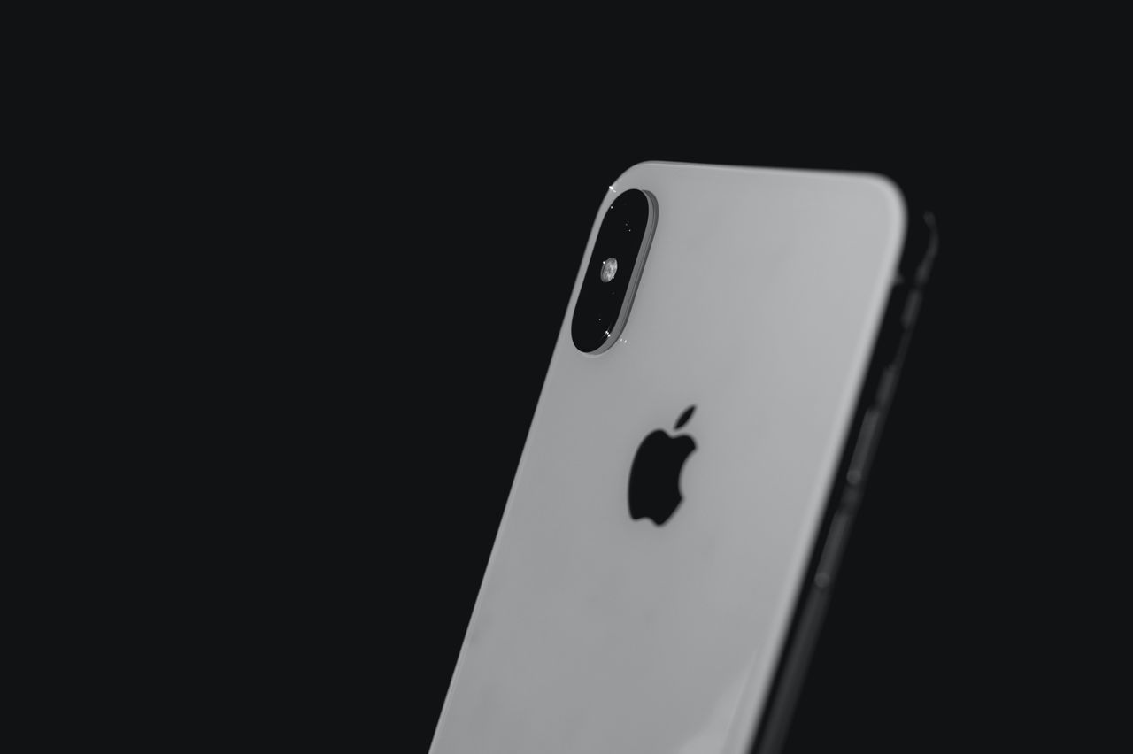 iPhone dziennikarza zhakowany. Mężczyzna otrzymał tylko SMSa