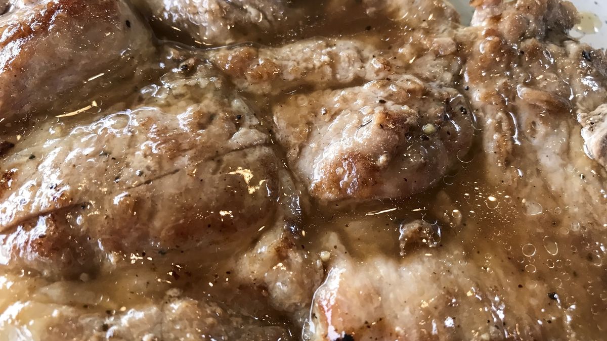 Niedogotowane mięso zwiększa ryzyko glejaka mózgu