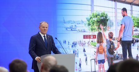Tusk o kolei "300+": będziemy mieli najszybsze pociągi w Europie