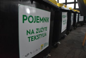 Nowa usługa związku komunalnego z Chrzanowa. Odbiór odpadów tekstylnych prosto z domu