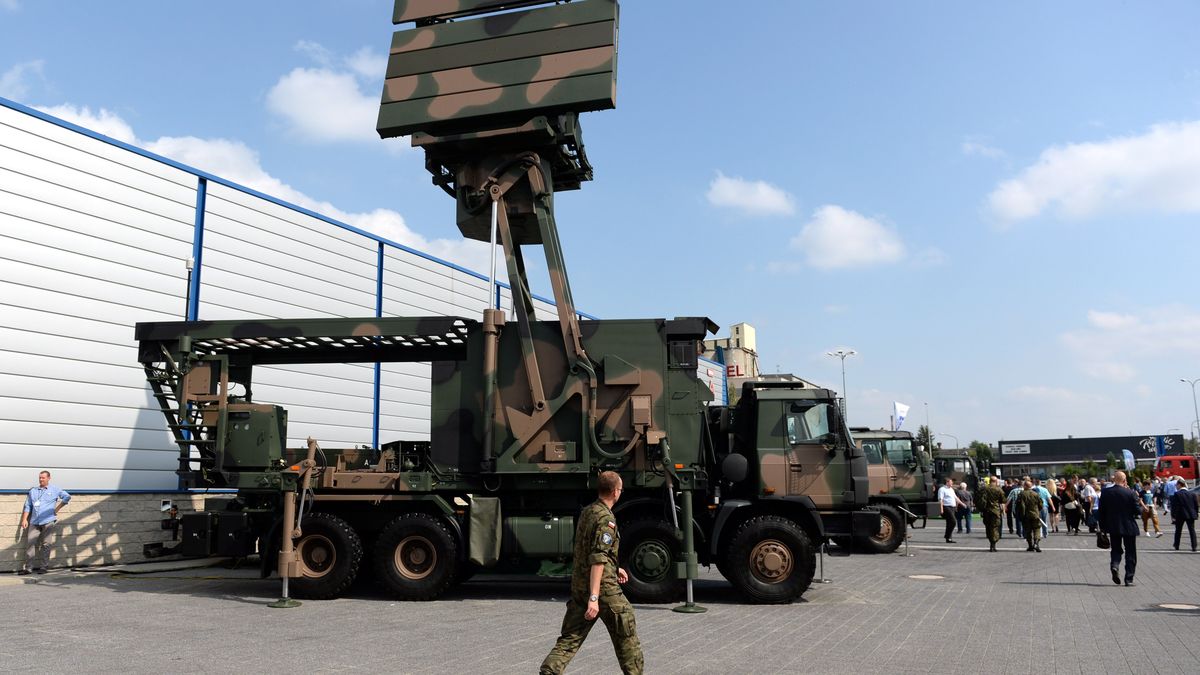 Piotr Polak
14, 14., armia, bro�, Mi�dzynarodowy Salon Przemys�u Obronnego, przemys� obronny, przemys� zbrojeniowy, uzbrojenie, wojsko, wystawa broni, XXIV