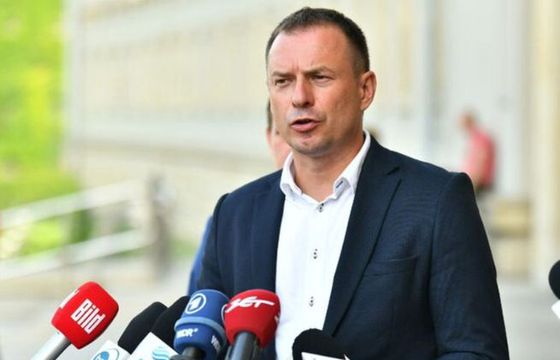 Poseł Piotr Borys od dziesięciu miesięcy czeka na rozpoczęcie procesu z TVP