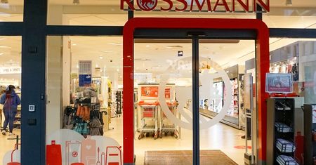 89,99 zł zamiast 129,99 zł. Zaczęło się w Rossmannie