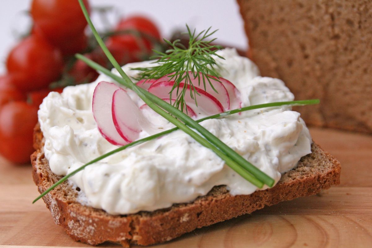 Lepszy niż skyr i twaróg. Napakowany białkiem pomaga schudnąć i wspiera jelita