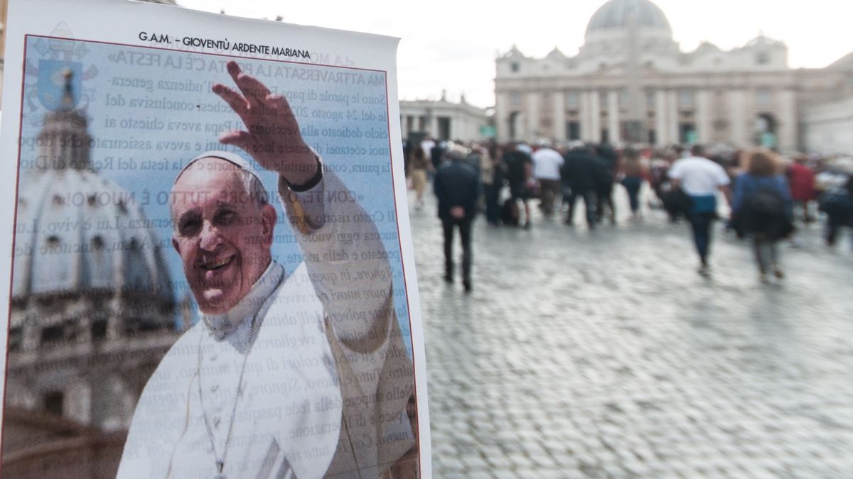 Faithful Gather At St. Peter's Square To Pay Respects To Pope Francis
In Rome, Italy, on April 23, 2025, pilgrims wait to enter St. Peter's Basilica to pay homage to Pope Francis on the first day of the display of his remains since his death on April 21, 2025, in Vatican City.  (Photo by Andrea Ronchini/NurPhoto via Getty Images)
NurPhoto
house of the father, vatican announcement, april 23, pilgrims, remains, andrea ronchini, gmt, faithful, homage, local time, thousands, st. peter's basilica, display, bishop of rome, general news, 88 years old, nurphoto, vatican., holy year, april 21, rome, vatican city