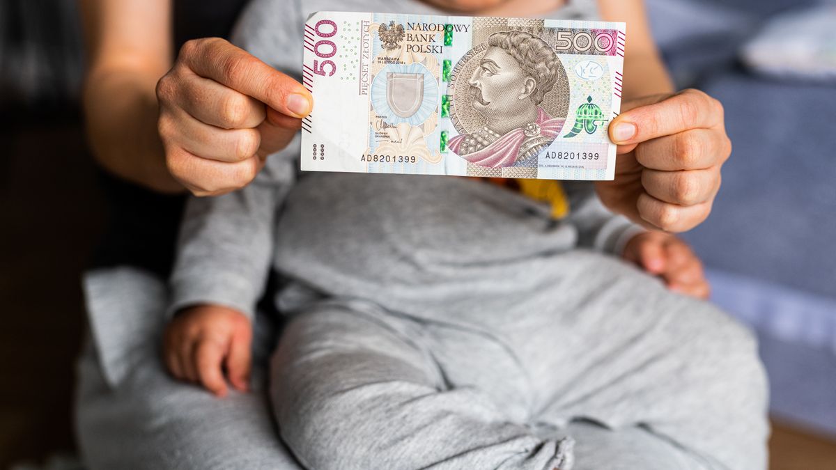 "Rodzina 500 plus", nowy okres świadczeniowy. Sprawdź, co zrobić, by utrzymać ciągłość 500+ 