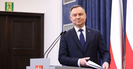 Politico: Duda chce udaremnić powstanie osi Moskwa-Pekin