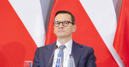 Nowa pensja Morawieckiego. Ile teraz zarobi były premier?