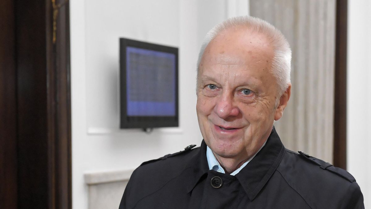 Stefan Niesiołowski chwali rodzinę Jana Lityńskiego