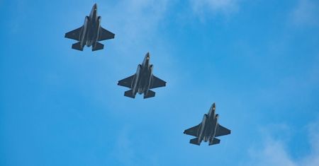 Nuklearne manewry NATO. "To nie jest odpowiedź na groźby Kremla"