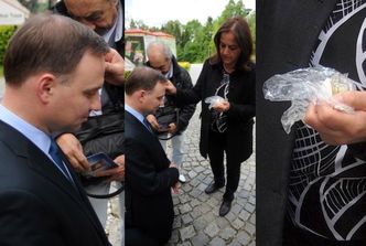 Nowy hit sieci: Andrzej Duda klęczy przed mistyczką, która naciera go "świętym łojem" (FOTO)