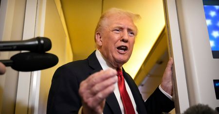 Trump nakłaniał Zełenskiego by oddał Donbas? Prezydent odpowiada