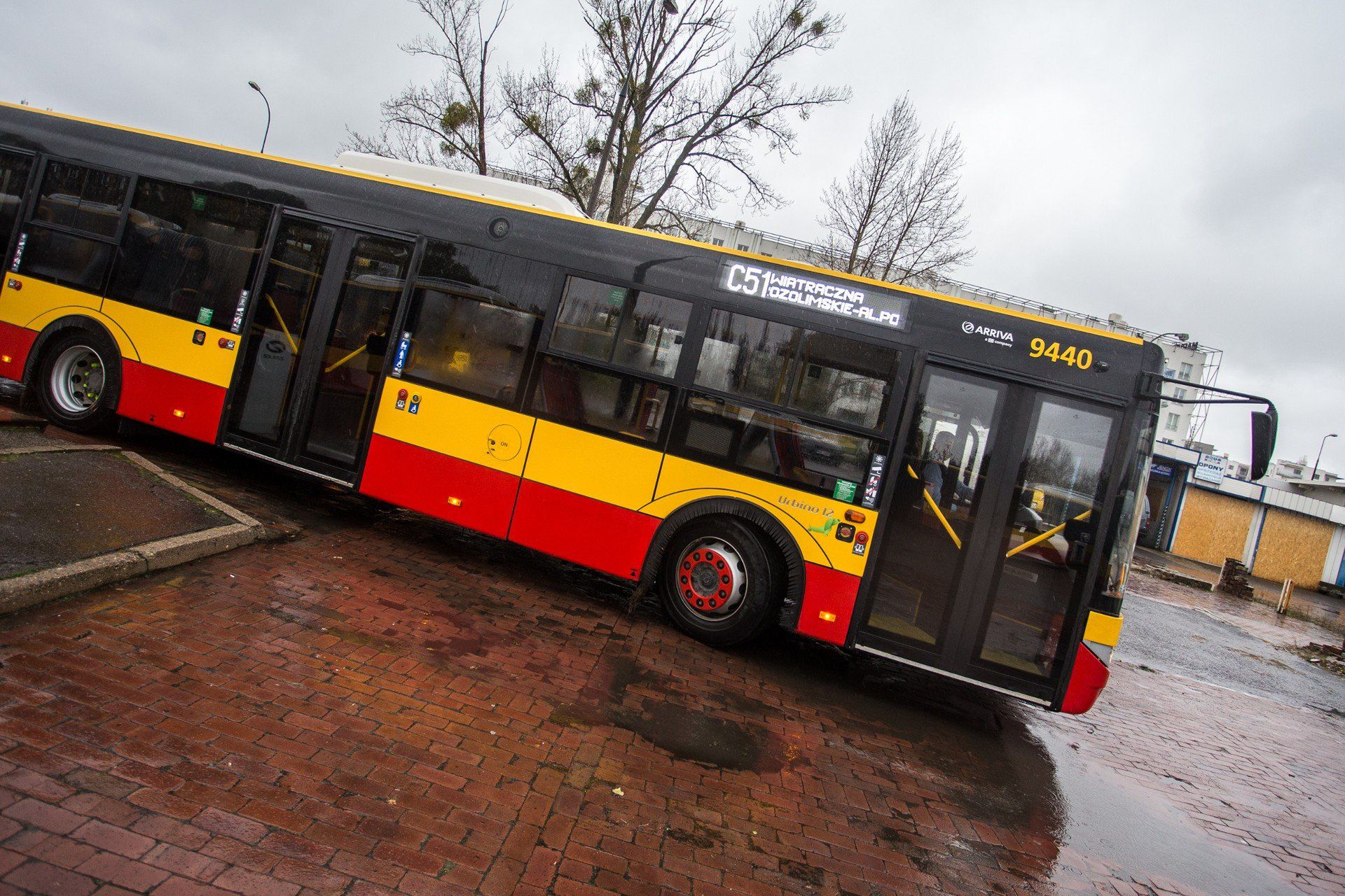 Linie cmentarne w Warszawie