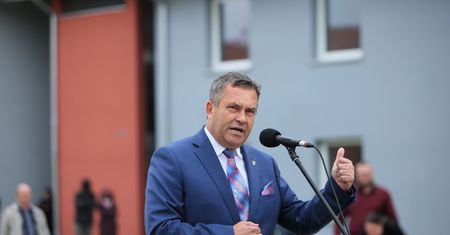 Burmistrz Jarocina Adam Pawlicki oskarżony. Prokuratura informuje o pięciu przestępstwach