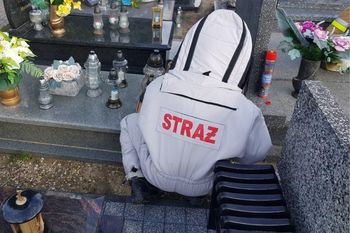 "Unikaj zbliżania się". Alarm na cmentarzu na Lubelszczyźnie