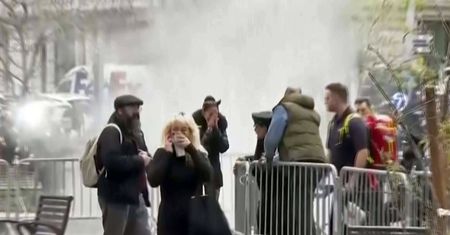 Nie żyje 37-latek. Podpalił się na oczach kamer podczas procesu Trumpa