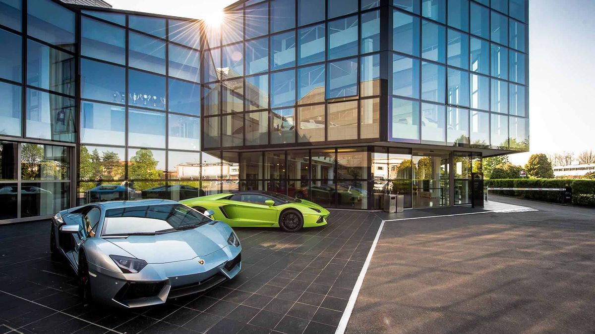 Lamborghini wstępnie wstrzymało produkcję do 25 marca, ale termin może ulec wydłużeniu.