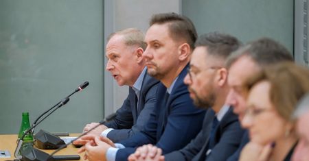 Przerwane posiedzenie komisji obrony. "Bulwersująca decyzja"