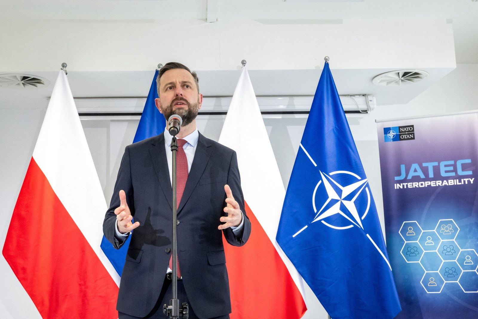 Szef MON zapowiada umowę ze Słowacją ws. wytwarzania amunicji