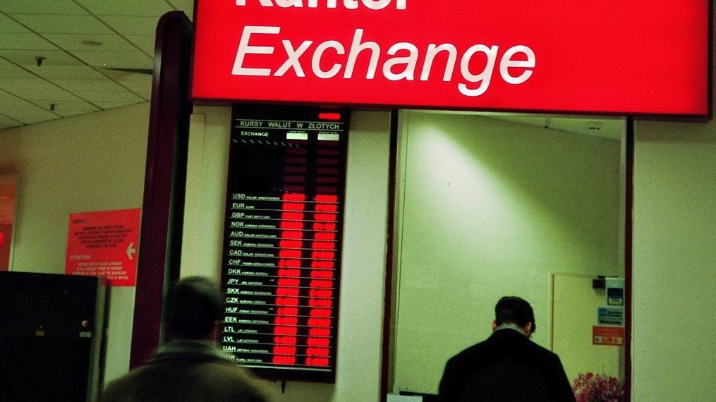Kursy walut. Złoty jest wyraźnie mocniejszy.