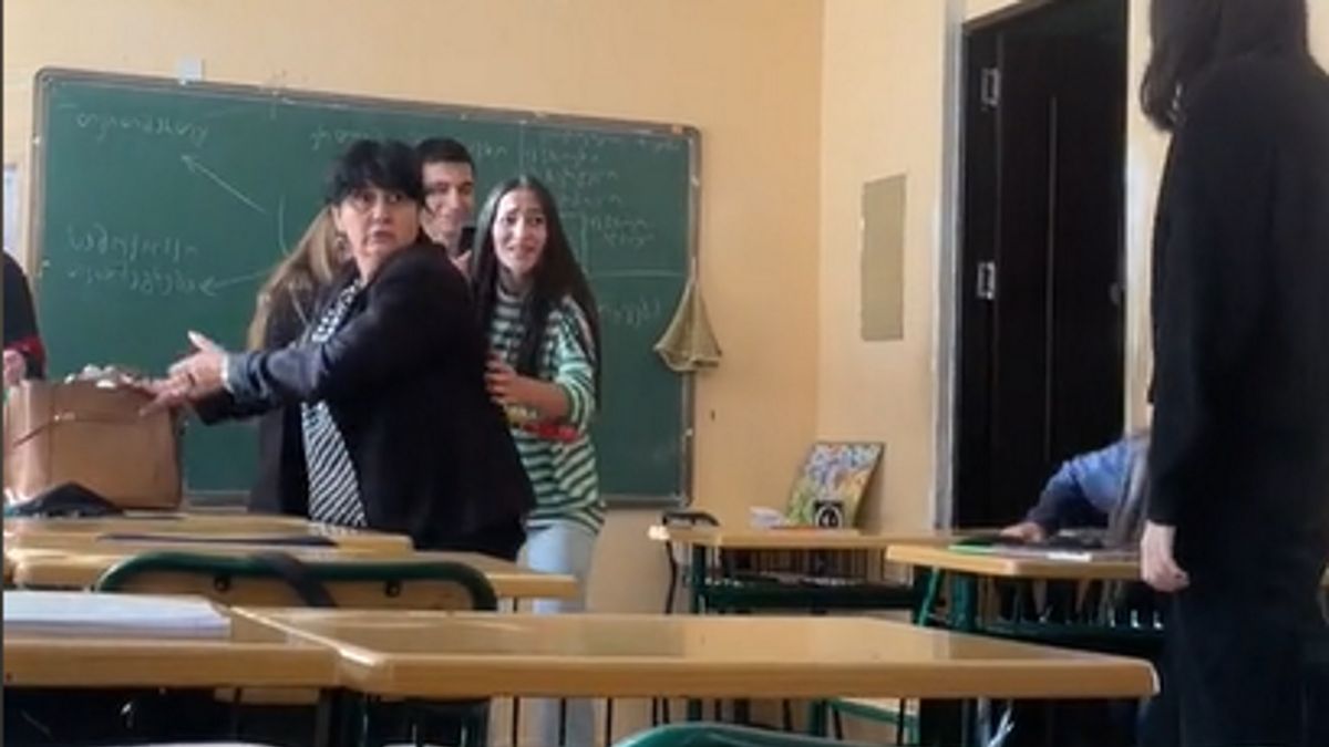 Tak uczniowie zaskoczyli nauczycielkę. Nagranie stało się hitem sieci