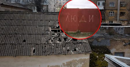 Relacjonuje wojnę w Ukrainie. Pokazała, co cywile pisali na domach